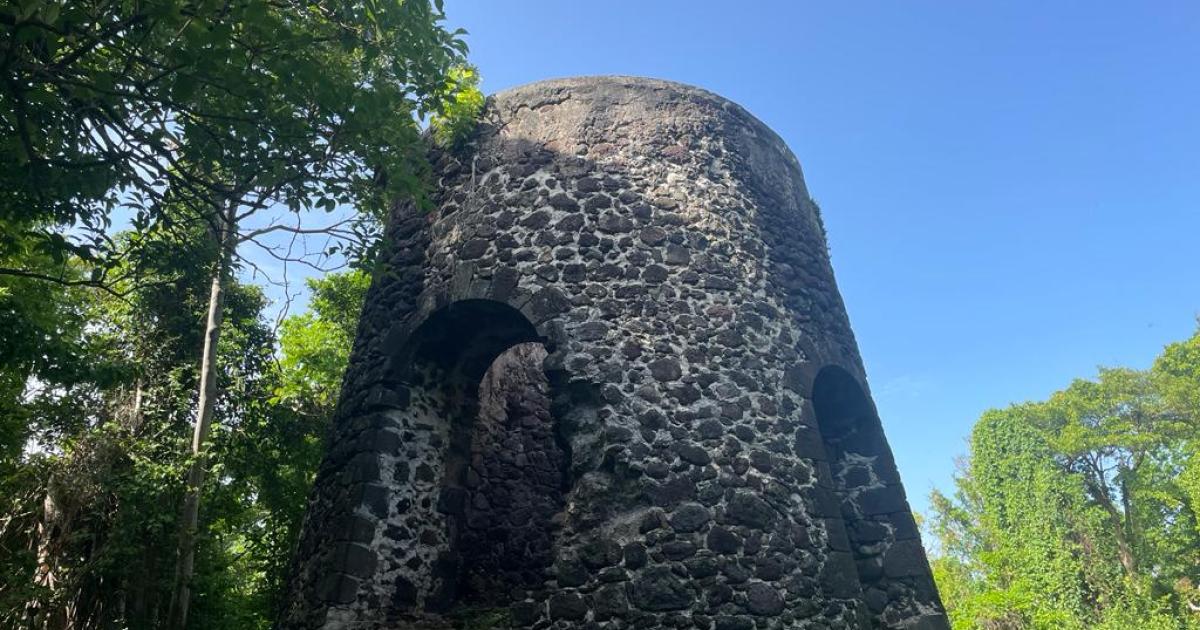     [CES LIEUX CACHÉS 5/5] Le sentier de la Grande Pointe : un moulin, une poudrière et une vue à couper le souffle 

