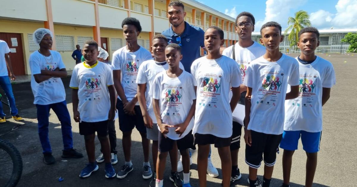     Le champion olympique Yannick Borel en visite dans les quartiers prioritaires de la Ville de Capesterre

