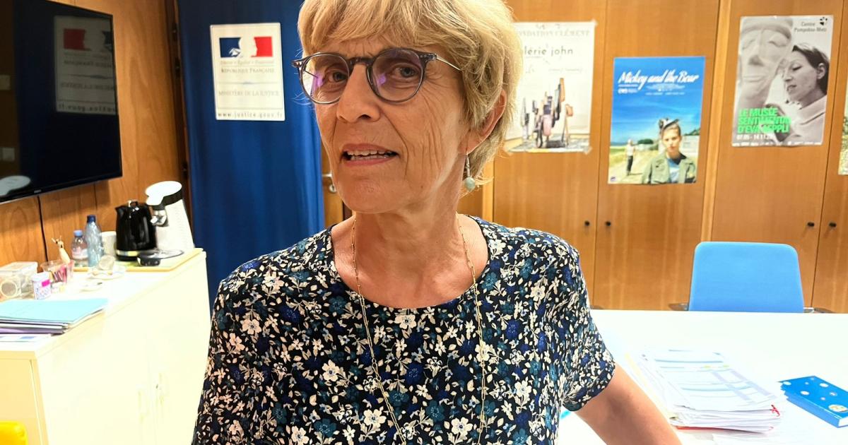     [VIDEO] Clarisse Taron : « un macabre décompte des meurtres et des meurtres par balles »

