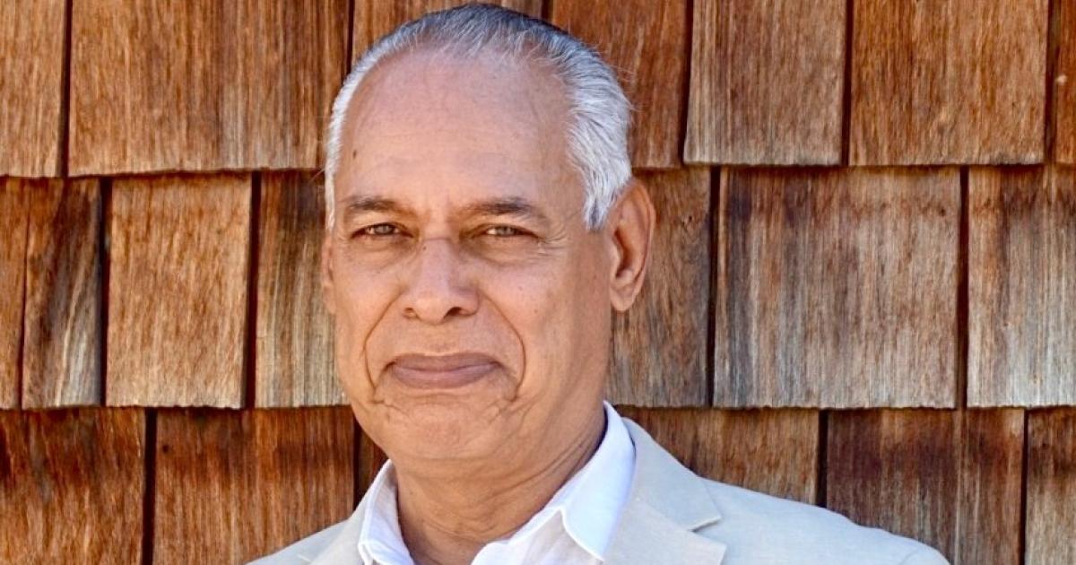     « Baisser les prix de 10 à 20 centimes » : Victorin Lurel interpelle le Gouvernement sur le carburant

