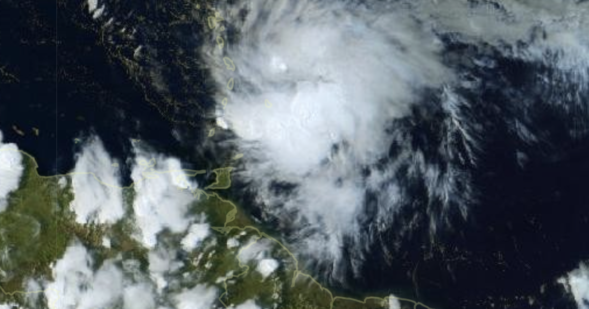     Ouragan « Tammy » : la Martinique passe en Jaune « vents et pluies » et reste en Orange « vagues-submersion »

