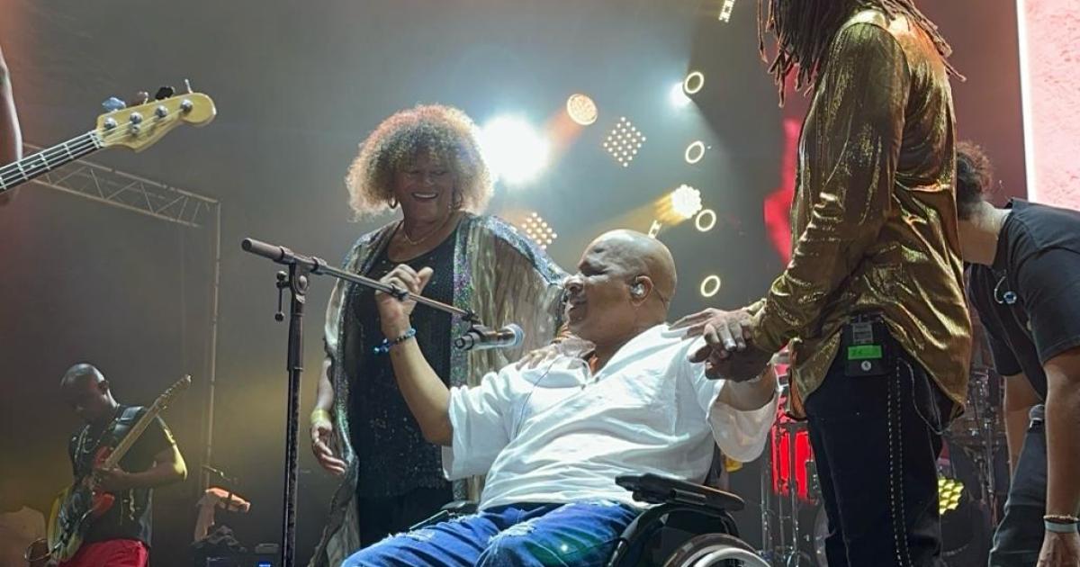     Le bel hommage de Kassav’ à Jacob Desvarieux, avec la présence surprise de Pipo ! 

