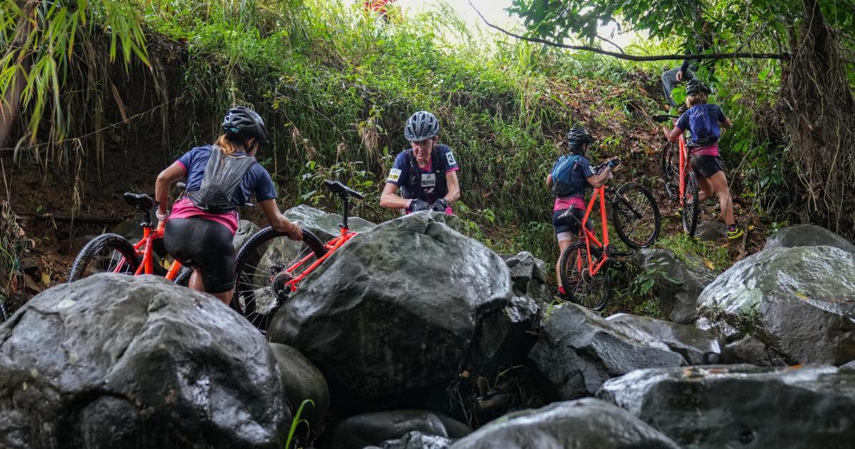     [EN IMAGES] Raid des Alizés - Martinique : le VTT au menu de la deuxième journée 

