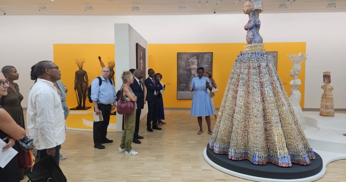     [EN IMAGES] L’exposition « Révélation ! Art contemporain du Bénin » accueillie avec enthousiasme

