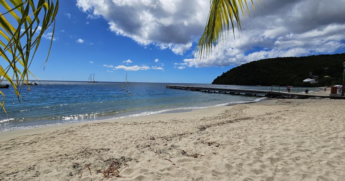     Baignade interdite au Bourg des Anses-d’Arlet après une casse en mer

