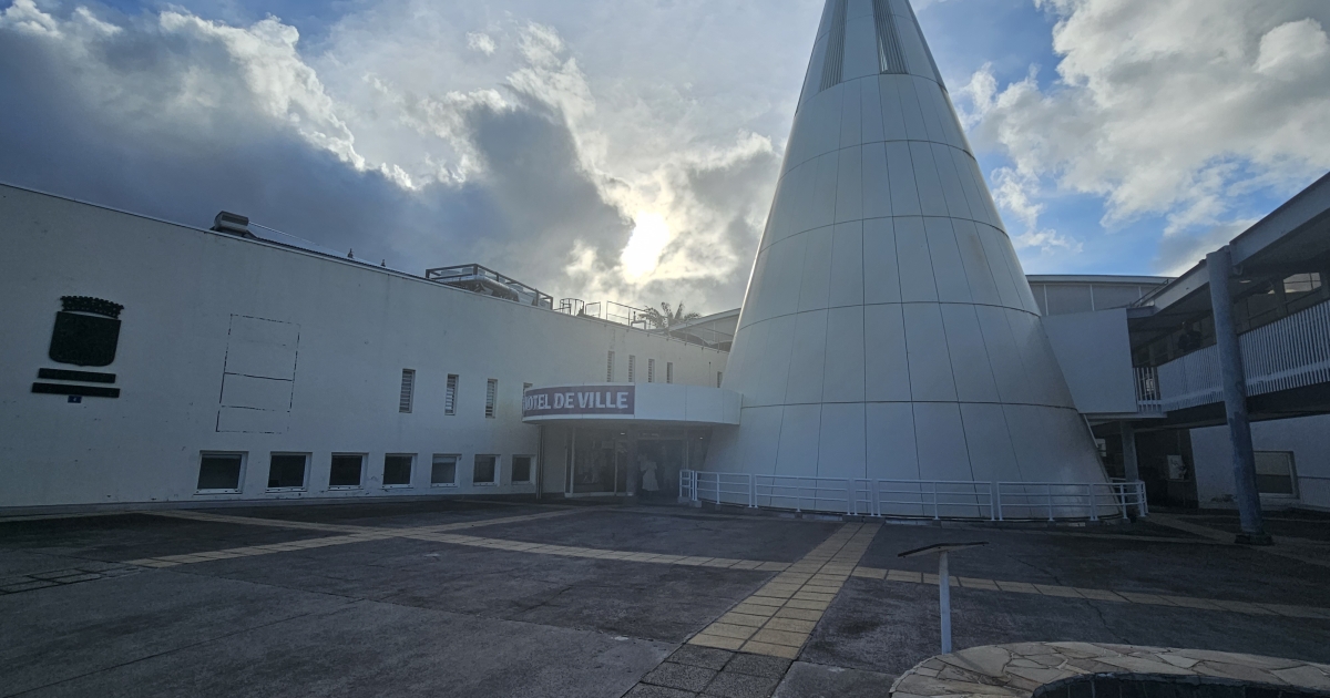     Un homme tué et un enfant de 3 ans entre la vie la mort : "un attentat" pour David Zobda, le maire du Lamentin

