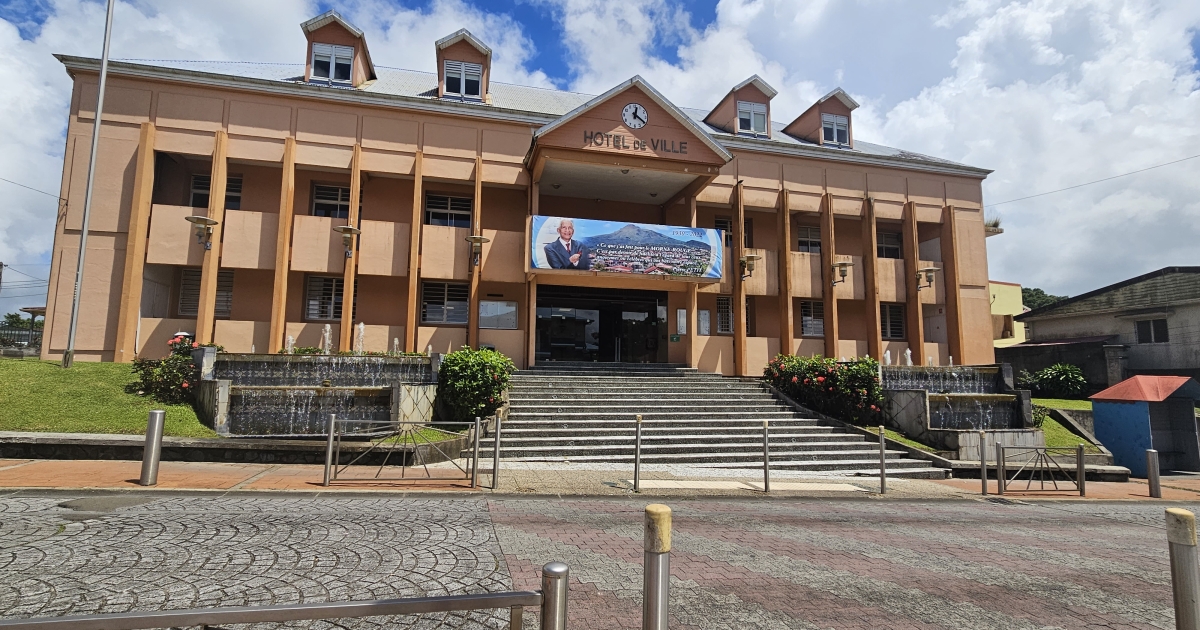     Crise au Morne-Rouge : 9 élus de la majorité municipale d’Andréa Mauzole démissionnent 

