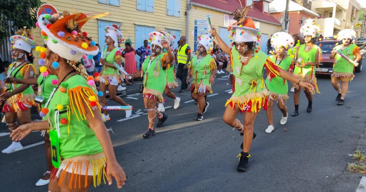     [EN IMAGES] Basse-Terre : une très belle entrée en matière des carnavaliers ! 

