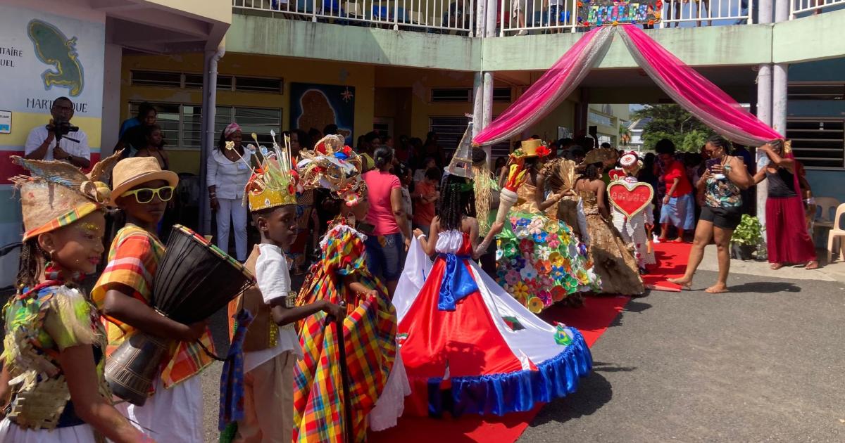     Carnaval : élection du roi, de la reine et de la mini-reine des écoles au François

