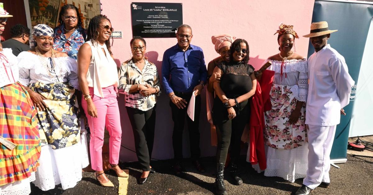     23 ans après sa mort, une plaque en hommage à Loulou Boislaville à Fort-de-France

