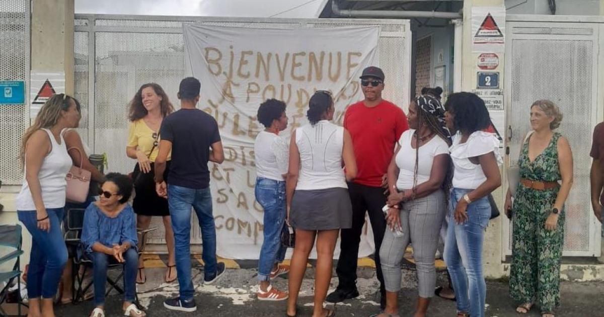     Des établissements scolaires bloqués et des lycéens mobilisés ce lundi

