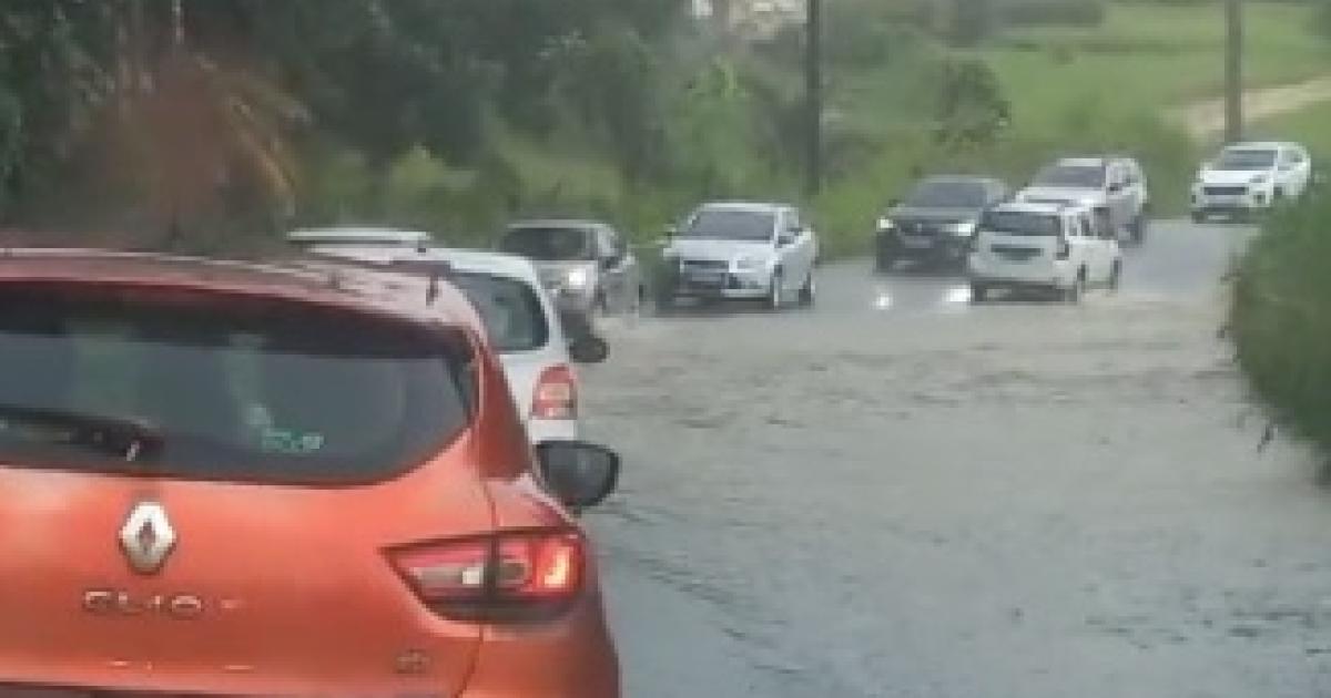     Après des pluies très intenses, la Guadeloupe de retour en Vigilance Jaune 

