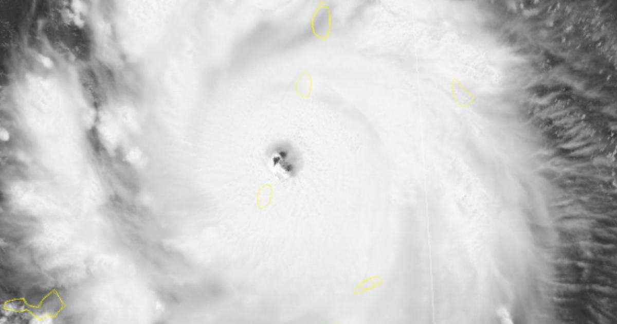     L'ouragan Béryl se déchaîne sur les îles des Petites Antilles, dans l'archipel des Grenadines

