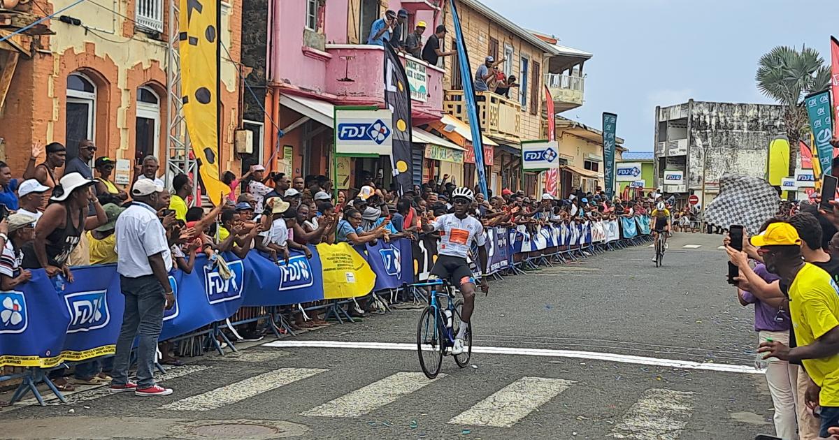     [Direct] 4e étape : Damien Urcel vainqueur à Sainte-Marie devant Stéfan Bennett

