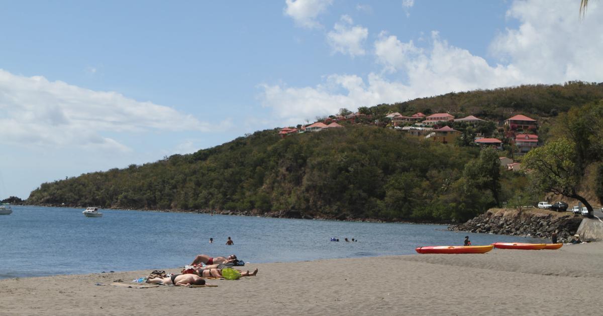     Un homme de 63 ans décède à la plage de Malendure à Bouillante

