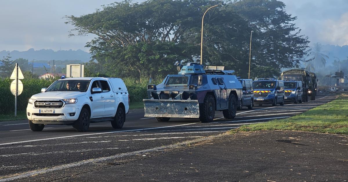     Violences en Martinique : le couvre-feu renouvelé jusqu’au 21 octobre

