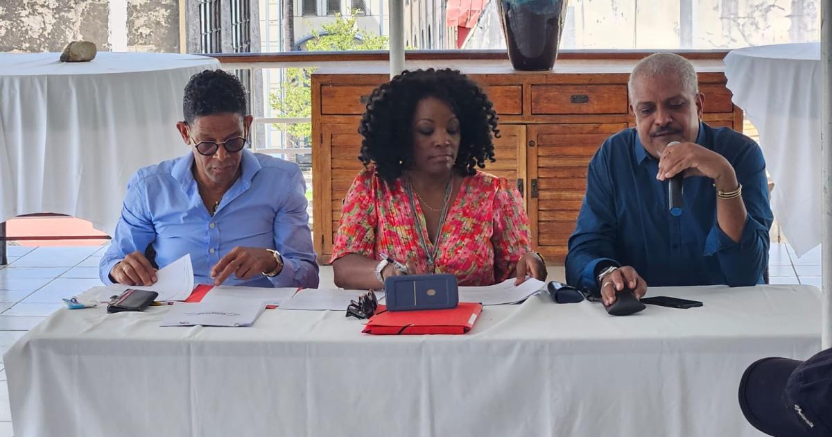     Les députés de Martinique livrent leurs explications au lendemain de la fin des tables rondes sur la vie chère

