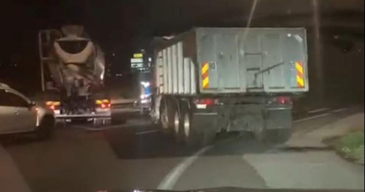     Vie chère : le rond-point de Mahault au Lamentin bloqué par des poids lourds

