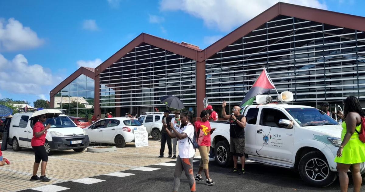     Un « konvwa » pour dire stop à la construction d’un centre commercial au Vauclin

