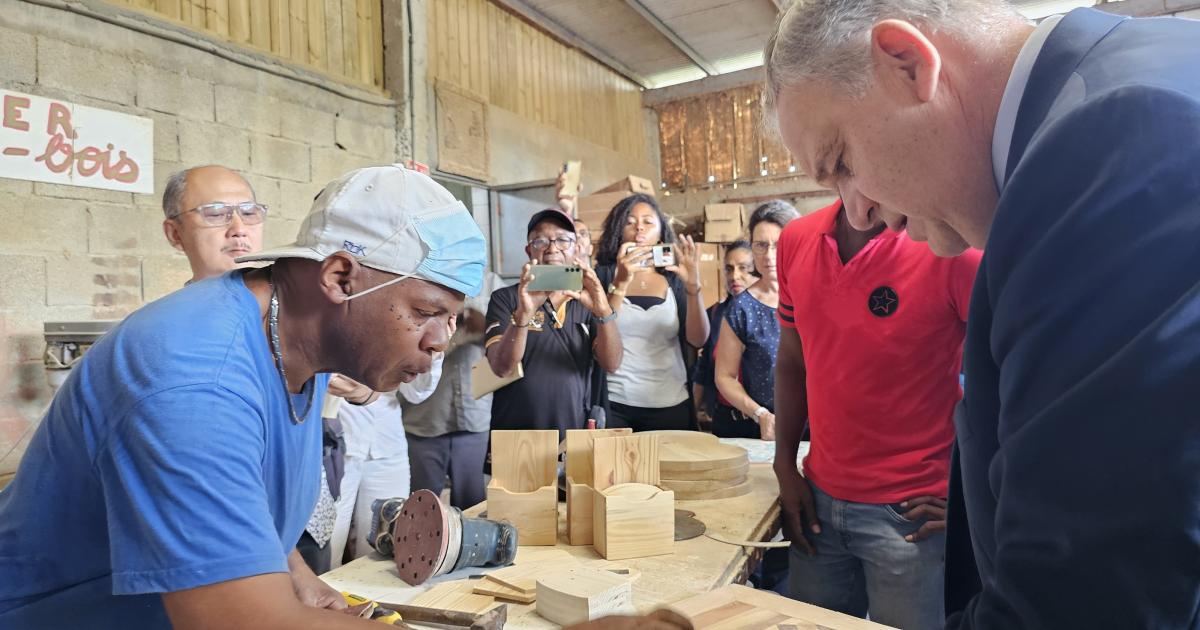     Visite d’une Entreprise à But Emploi pour François-Noël Buffet

