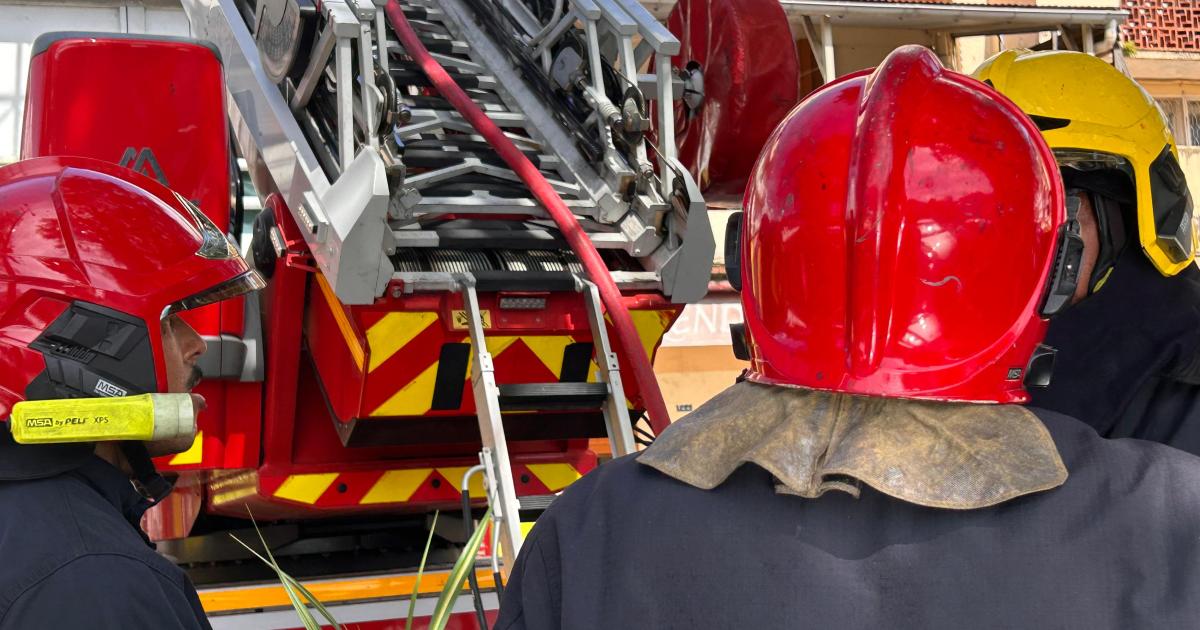     Huit salariés d'une agence bancaire évacués au Gosier lors de l'incendie d'un local

