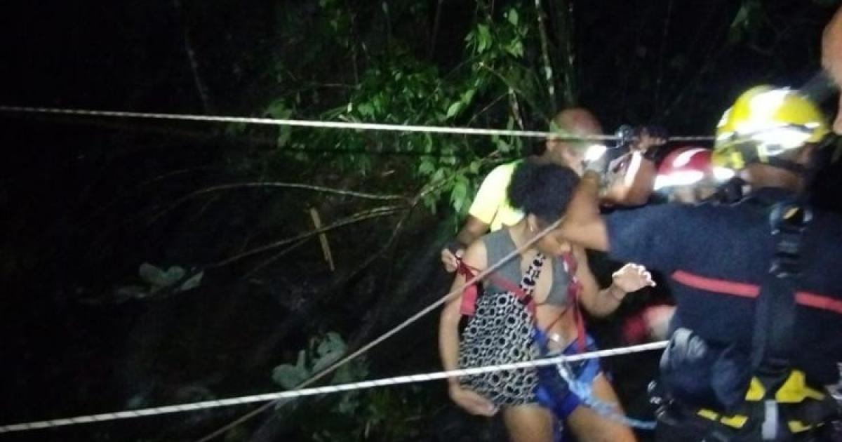     13 personnes surprises par la montée des eaux à la cascade aux écrevisse et à la rivière Corossol

