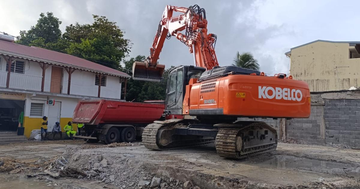     Pointe-à-Pitre : un immeuble classé « très dangereux » détruit au Fond Laugier

