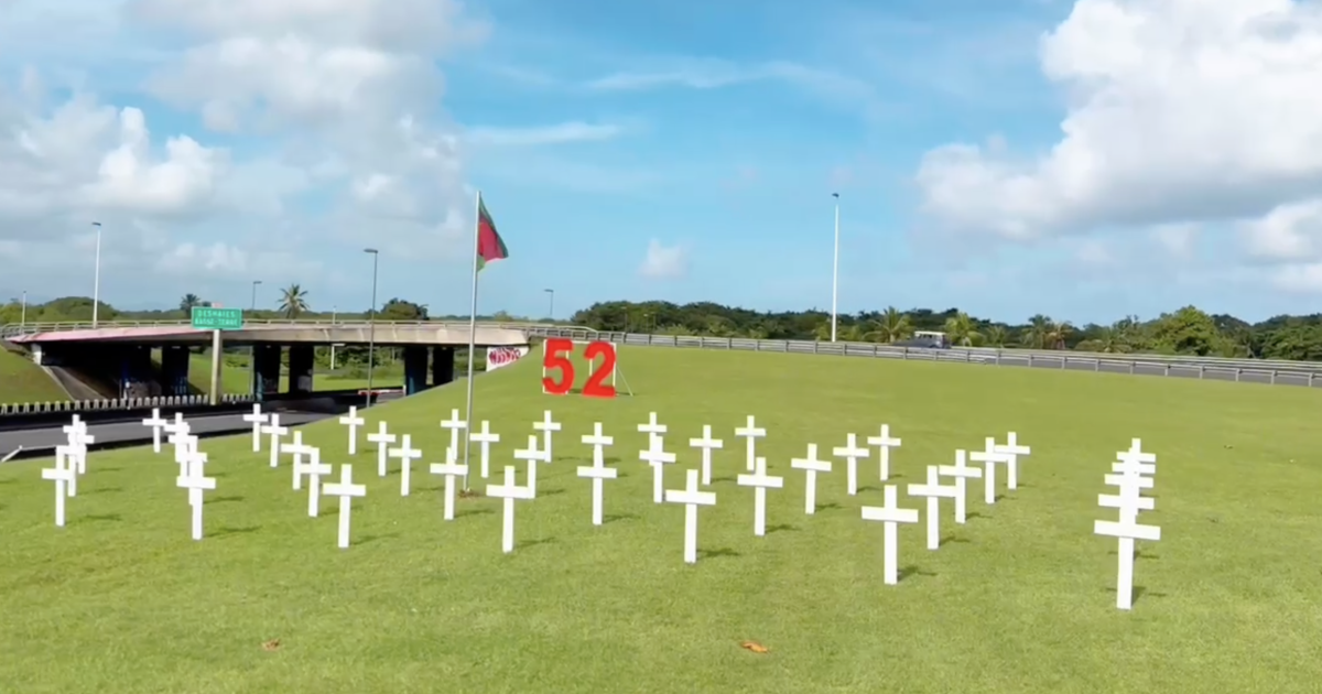     Hécatombe sur les routes de Guadeloupe : un cimetière éphémère pour une prise de conscience

