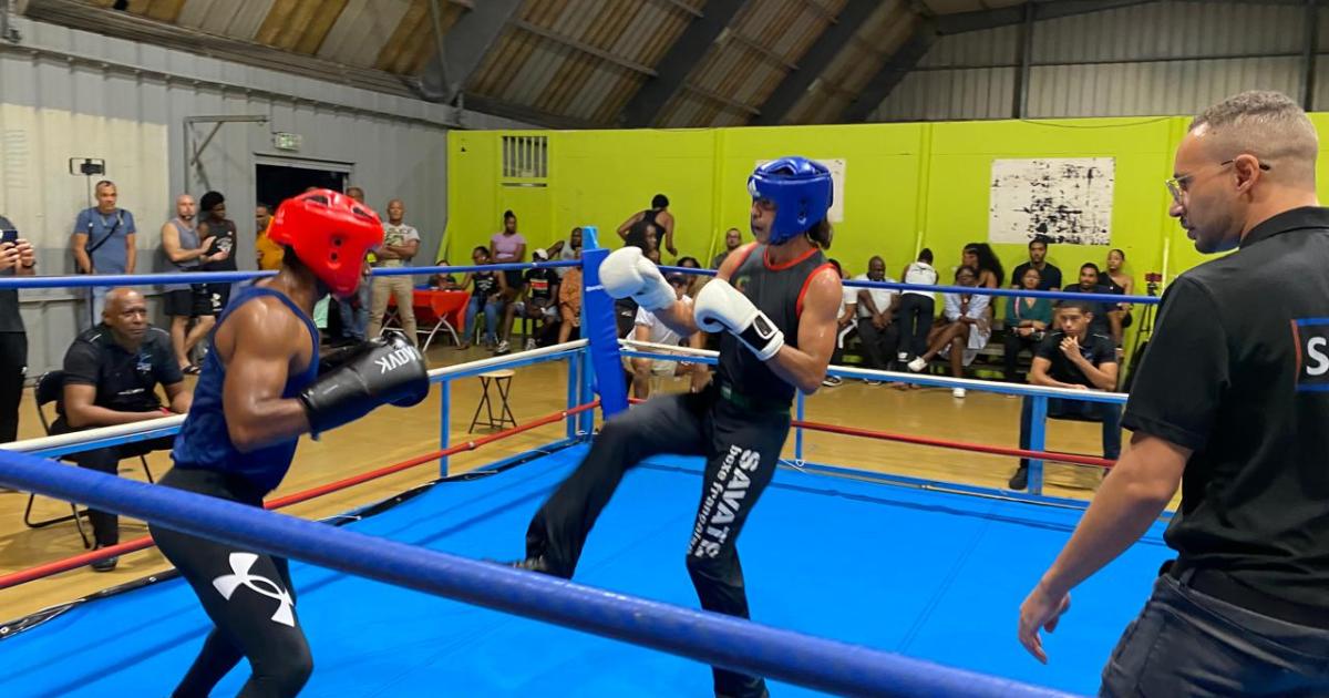     Les pratiquants de savate s'affrontent dans "La Marmite"

