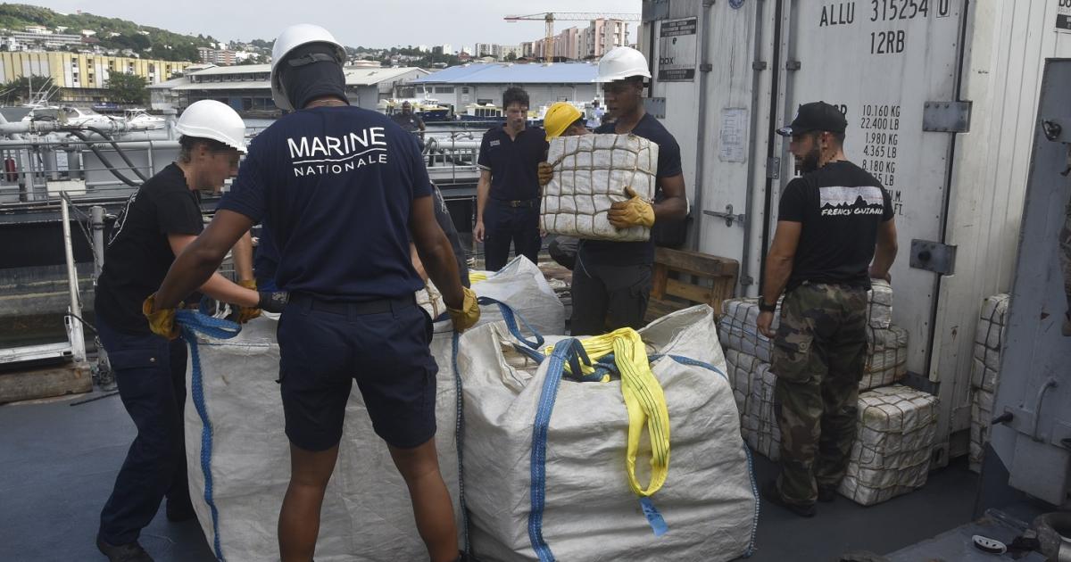     Neuf tonnes de cocaïne saisies par les Forces Armées aux Antilles au large de la Martinique

