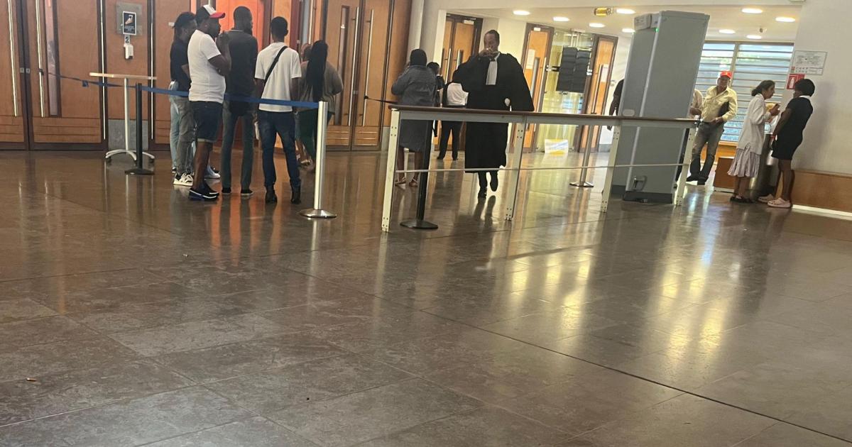     Affaire Mohana : la maman fait un malaise à la barre et oblige à une suspension du procès

