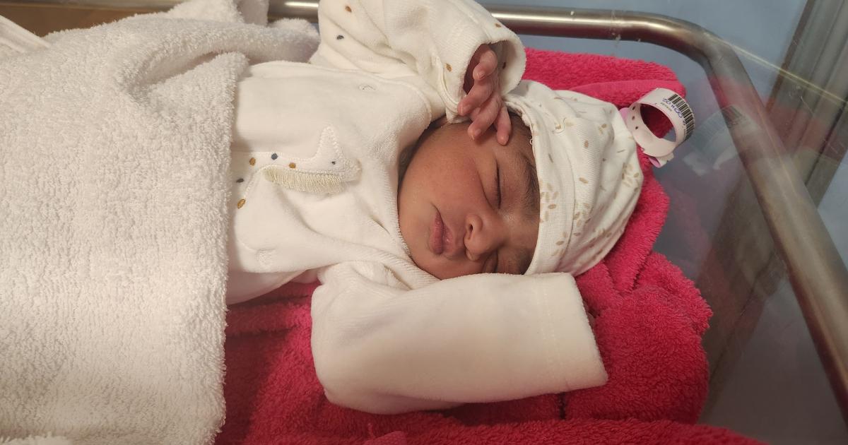     Prisca, premier bébé de 2025 en Guadeloupe

