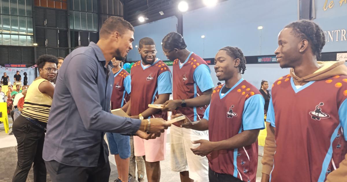     Les meilleurs sportifs de l’année 2024 récompensés à Pointe-à-Pitre

