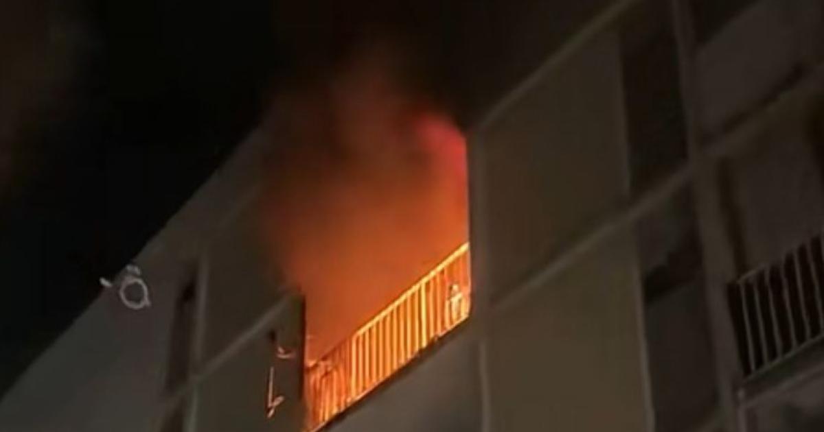     Un spectaculaire incendie dans un appartement de Grand-Camp

