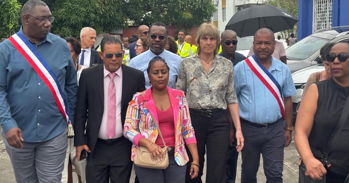     Dernière journée de visite pour la ministre du logement en Guadeloupe

