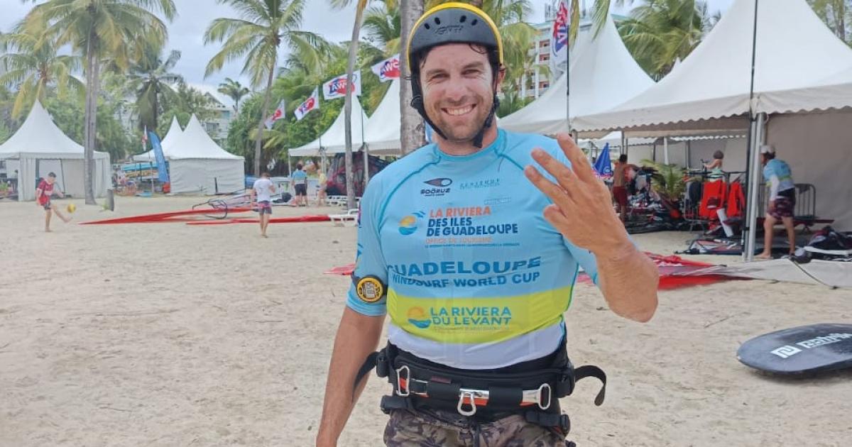     L’Italien Matteo Lachino remporte la 1ère manche de la Coupe du monde de windsurf au Gosier

