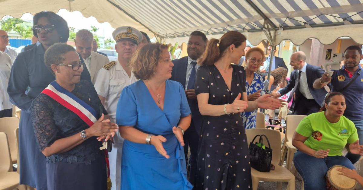     La ministre accueillie en musique à l’AGHIL à Baie-Mahault

