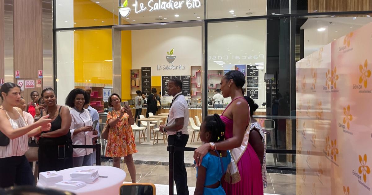     À Genipa, Miss France fait rêver les petites filles

