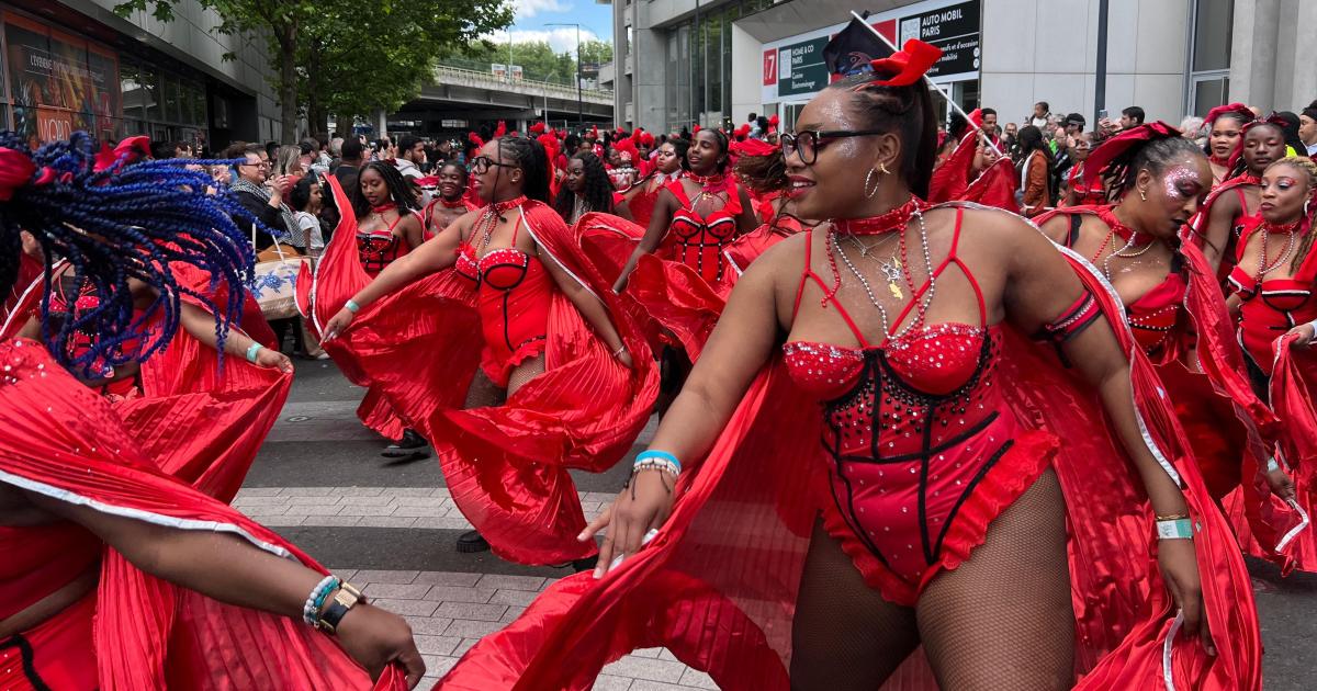     [VIDEO] La Foire de Paris célèbre les 25 ans du Carnaval des Tropiques dans une ambiance colorée

