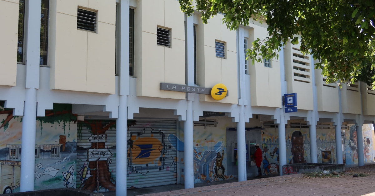     Cyberattaque: le site de la Poste de nouveau paralysé

