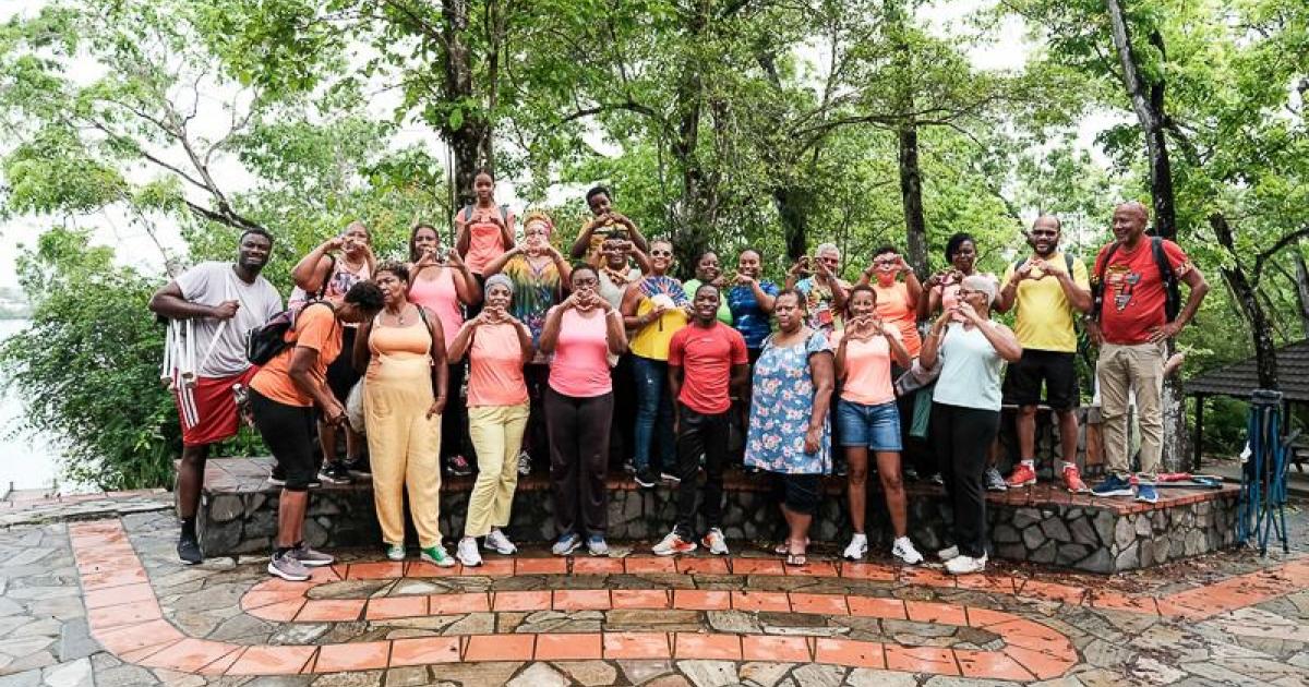     Une marche pour la paix et la conscience aux Trois-Îlets


