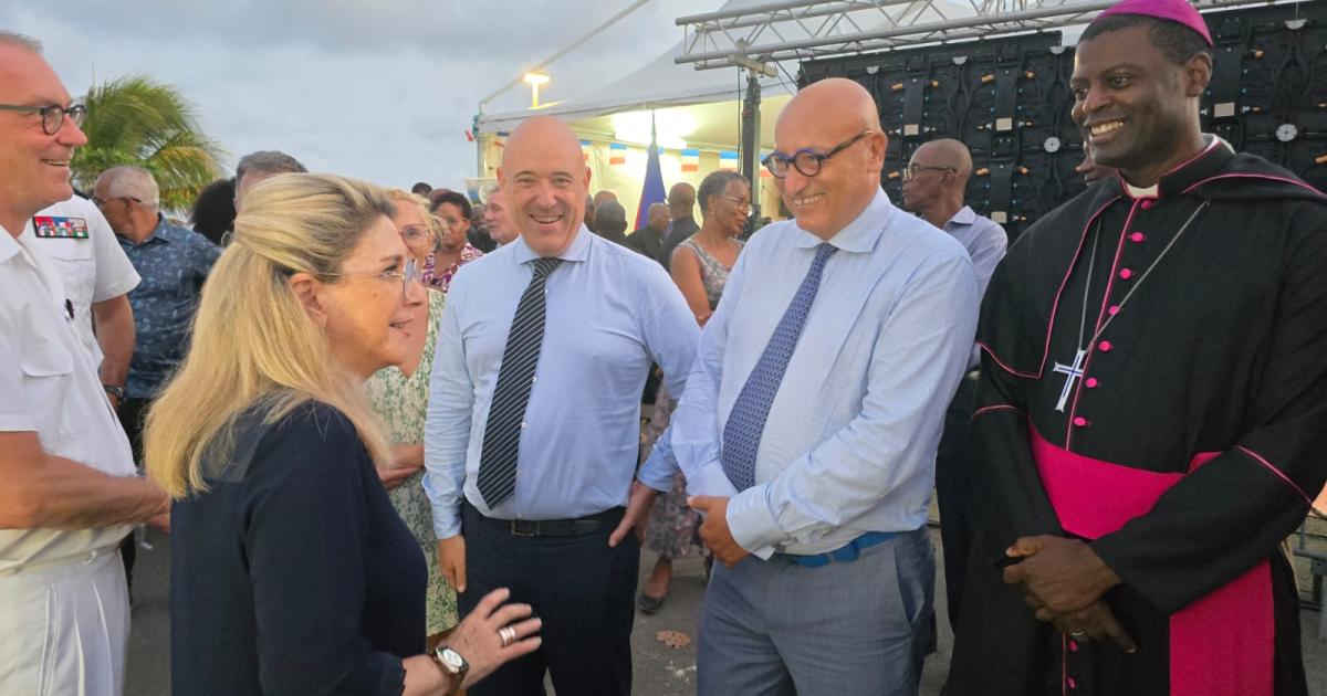     [ EN IMAGES ] Un monument en hommage aux dissidents inauguré en présence de la ministre des Anciens Combattants

