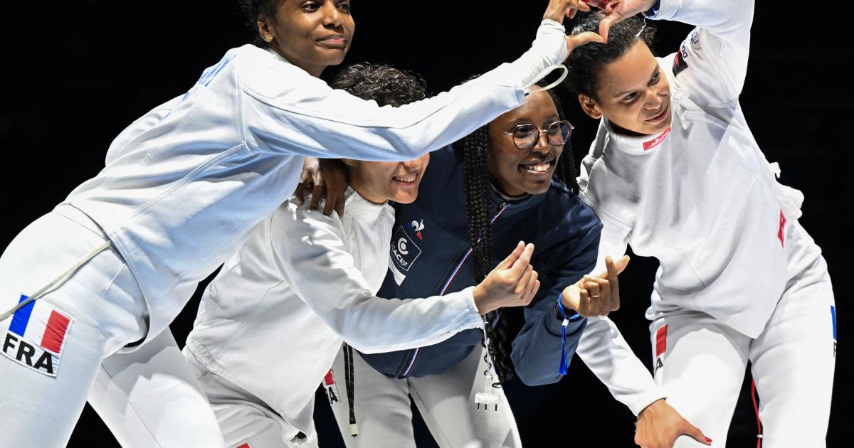     La joie d’Alexandra Louis-Marie, championne du monde d’épée par équipe

