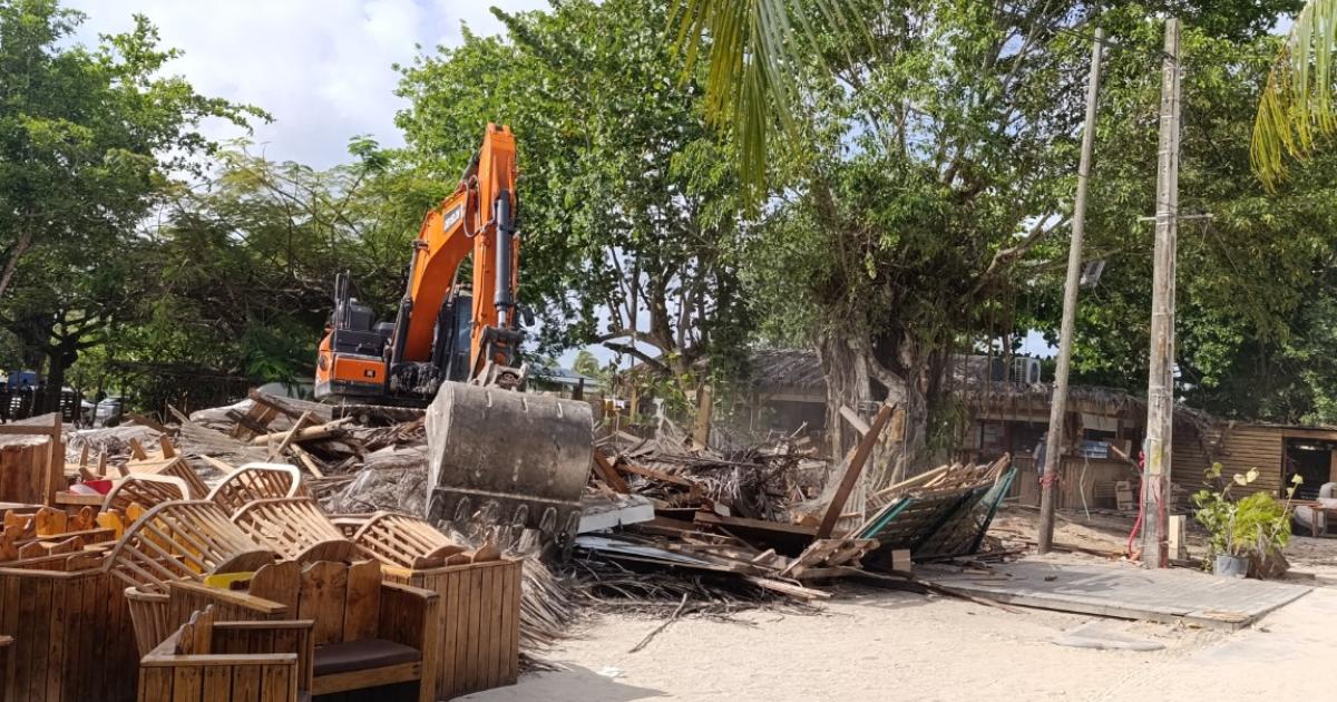     Le Kabana Beach sera-t-il relocalisé et reconstruit à Port-Louis ?

