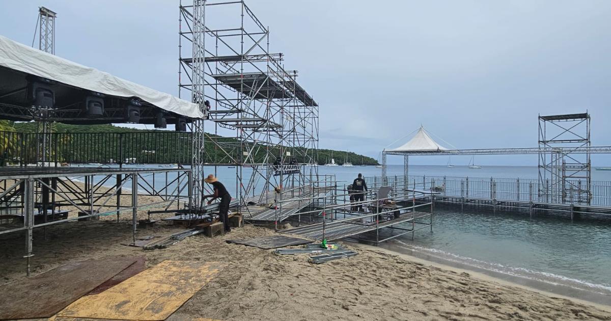     Les préparatifs de la Mercury Beach battent leur plein aux Anses d'Arlet

