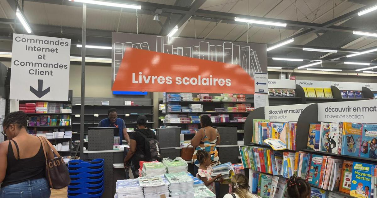     Rentrée scolaire : la course aux livres bat son plein en Martinique

