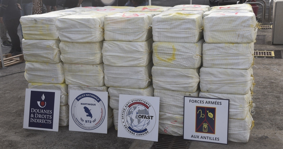     Près de 36 tonnes de stupéfiants saisies par les forces armées aux Antilles en 2025, majoritairement de la cocaïne

