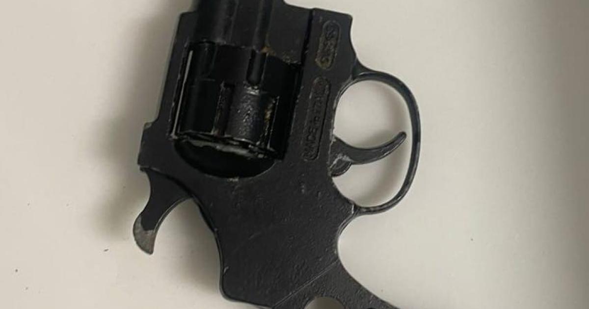     Une arme découverte dans un bagage à l'aéroport Maryse Condé

