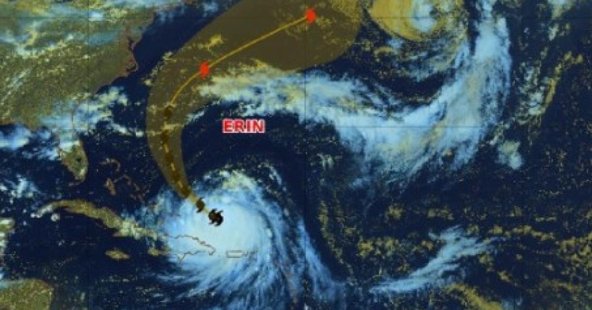     L'ouragan Erin menace de se renforcer à nouveau à l'approche des Bahamas

