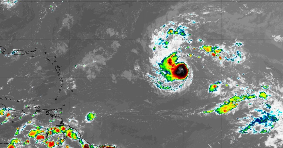     La tempête Erin qui doit devenir un ouragan dans les prochaines 36 heures fait toujours route plein Ouest

